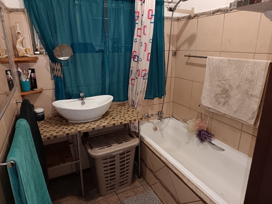 3 Bedroom Property for Sale in Geelhoutpark North West